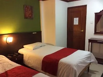 Hotel Hostal Mitad Del Mundo Quito