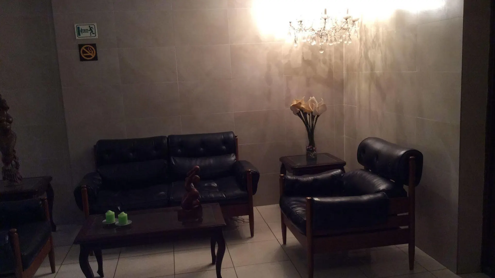 Hostal Mitad Del Mundo Quito