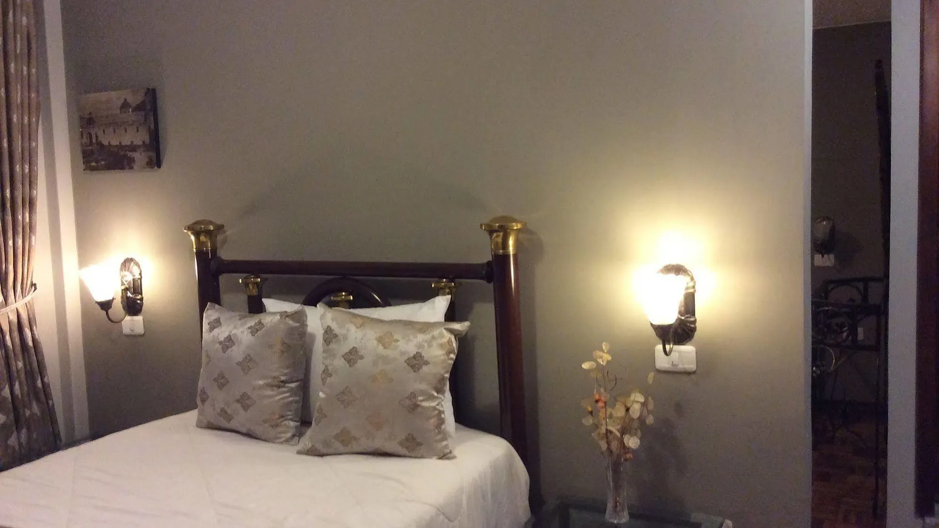 Hostal Mitad Del Mundo Quito Hotel